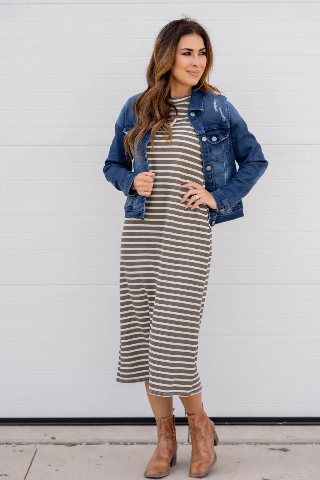 Textured Stripes Short Sleeve Midi Dress