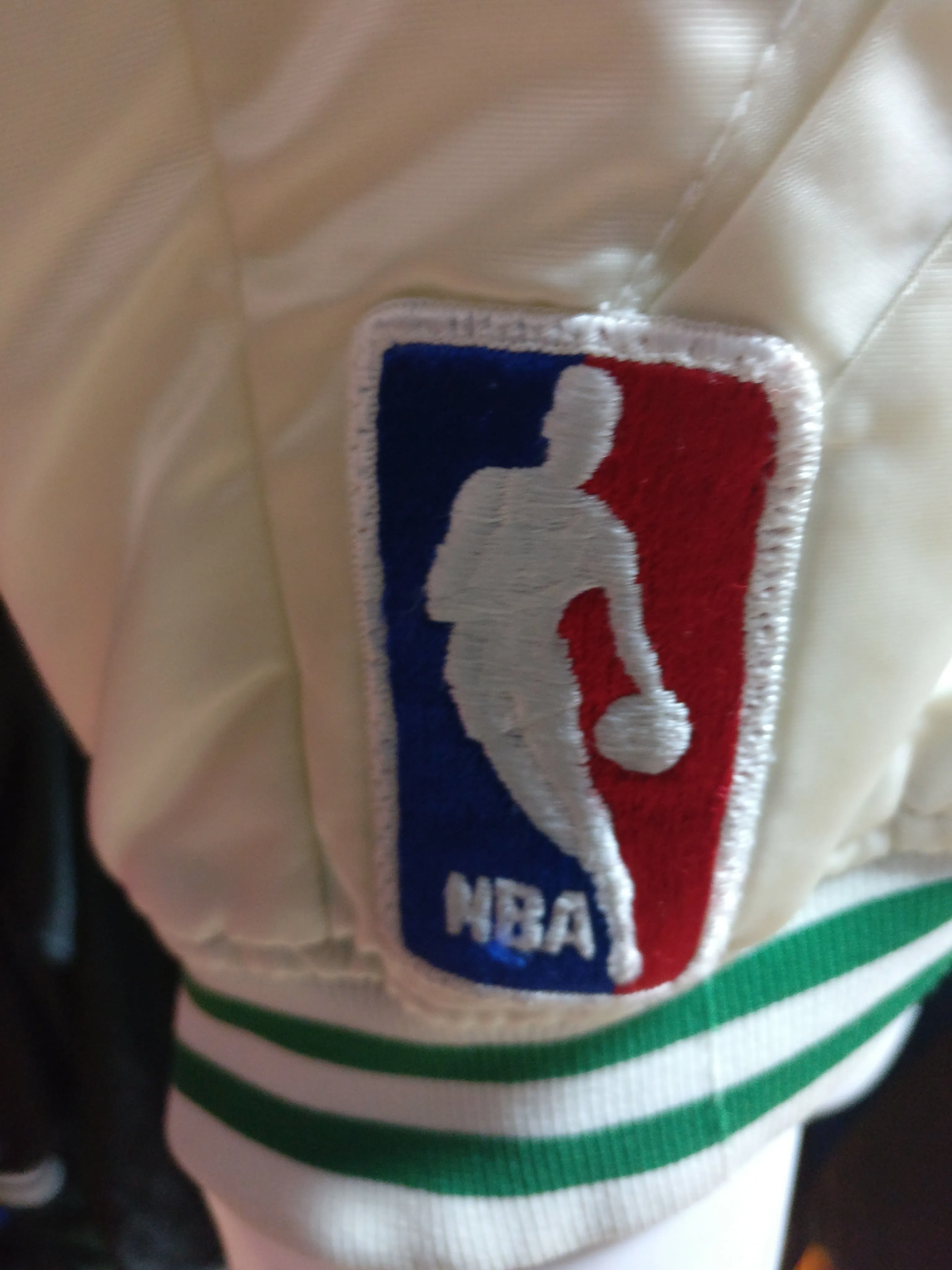 Vintage 80s BOSTON CELTICS NBA White Starter Nylon Jacket M